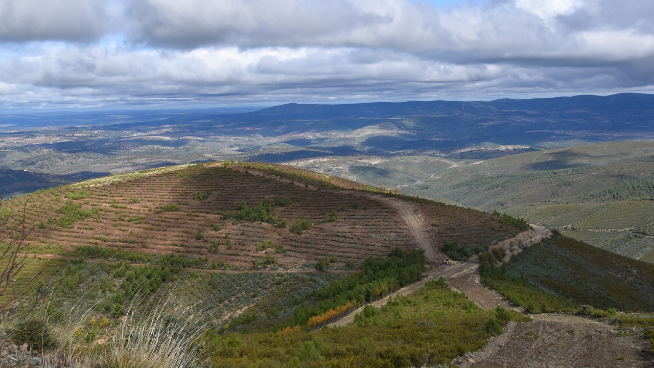 La Guardia Civil completa el rescate en la sierra de Béjar de una mujer que se había lesionado el tobillo