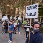 Manifestación por las calles de Pamplona bajo el lema 'Salvemos la hostelería', en Pamplona