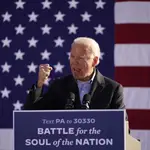  “Biden consolida su ventaja y convence a los votantes negros y blancos”