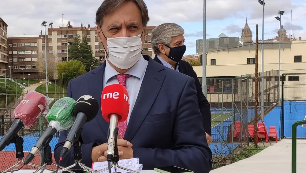 El alcalde de Salamanca, Carlos García Carbayo, durante la presentación de uno de los proyectos