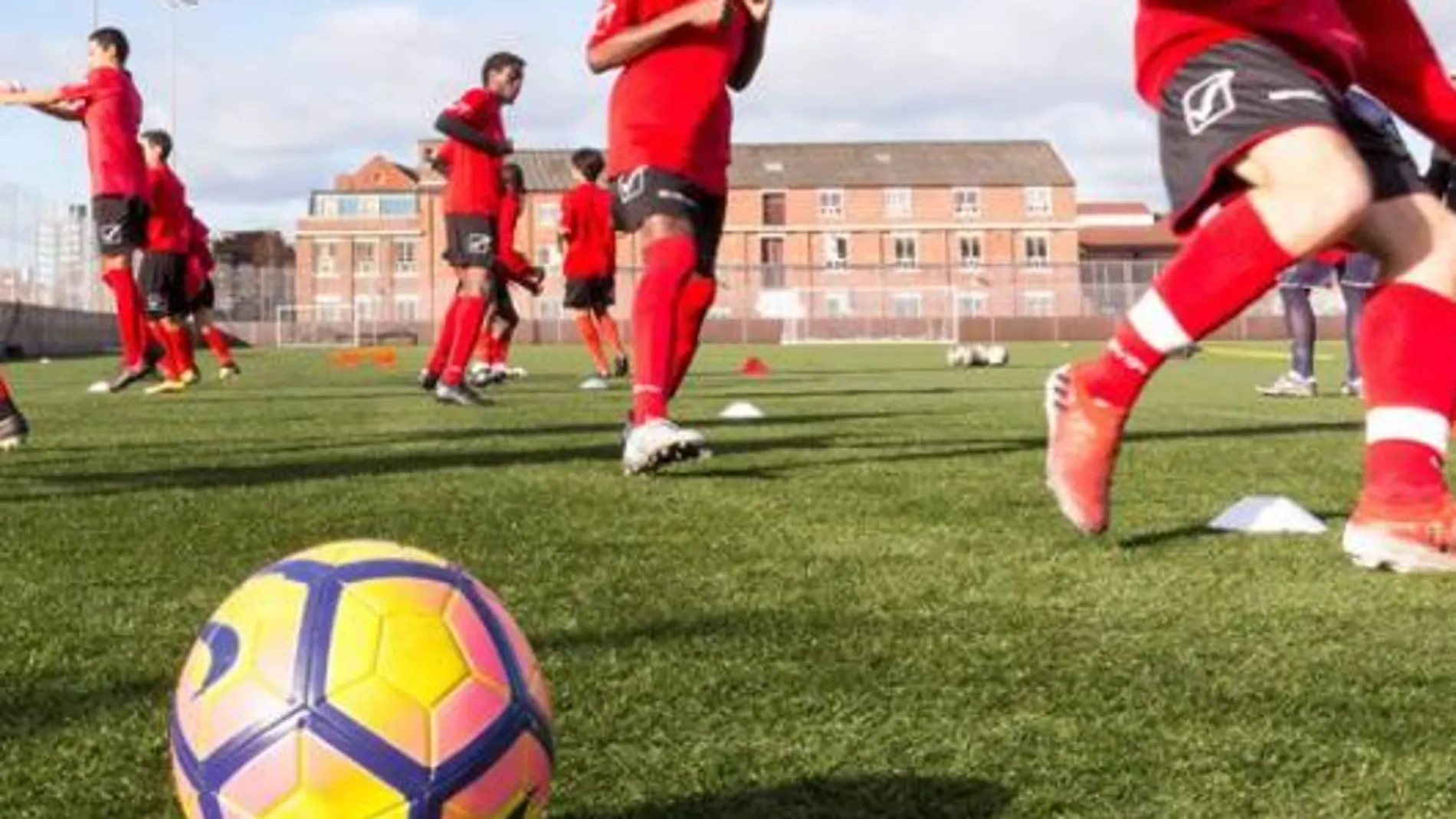 Suspendido el fútbol no profesional en Inglaterra por el Covid