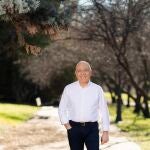 En su libro “Comer bien para bien estar”, el doctor Romero, propone un completo plan que aúna nutrición y psicología positivas para conseguir que una persona que se encuentra bien pueda estar mucho mejor.