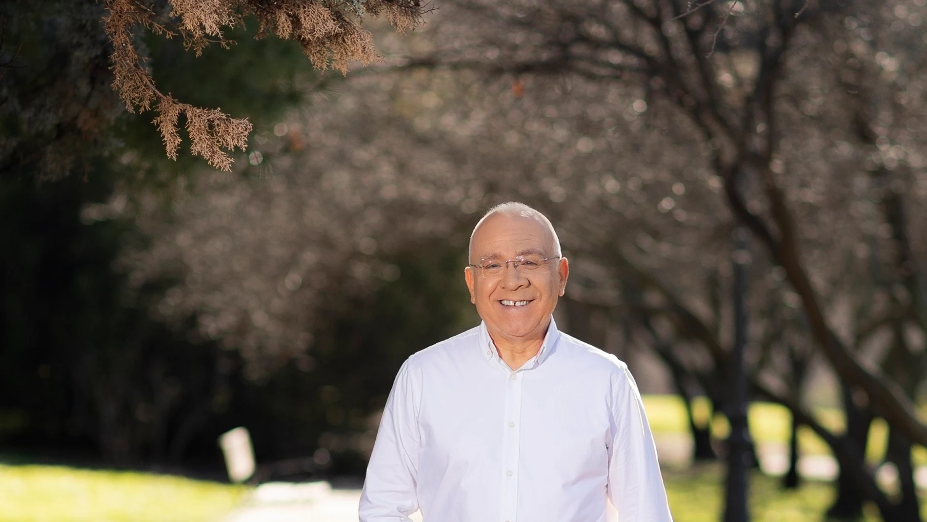 En su libro “Comer bien para bien estar”, el doctor Romero, propone un completo plan que aúna nutrición y psicología positivas para conseguir que una persona que se encuentra bien pueda estar mucho mejor.