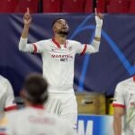 El delantero marroquí del Sevilla, Youssef En-Nesyri, celebra un gol.