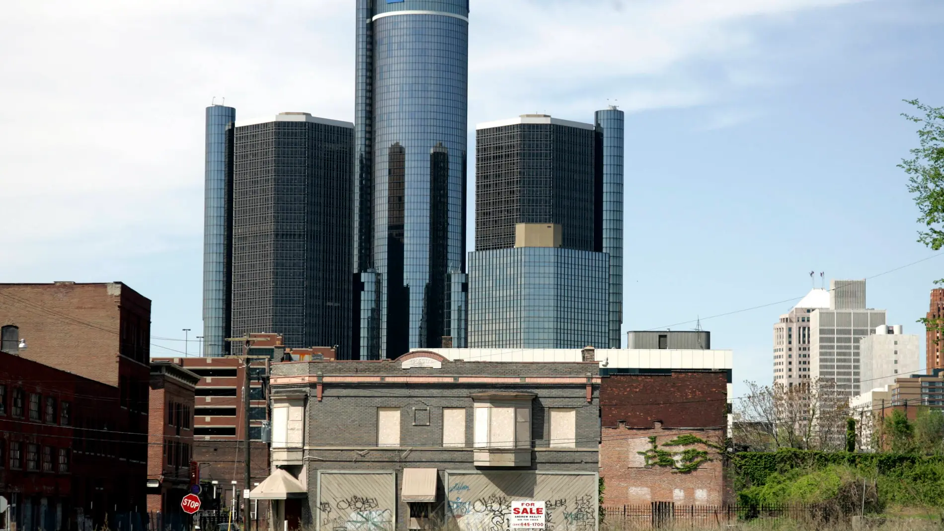 La sede de General Motors en un deprimido barrio de Detroit
