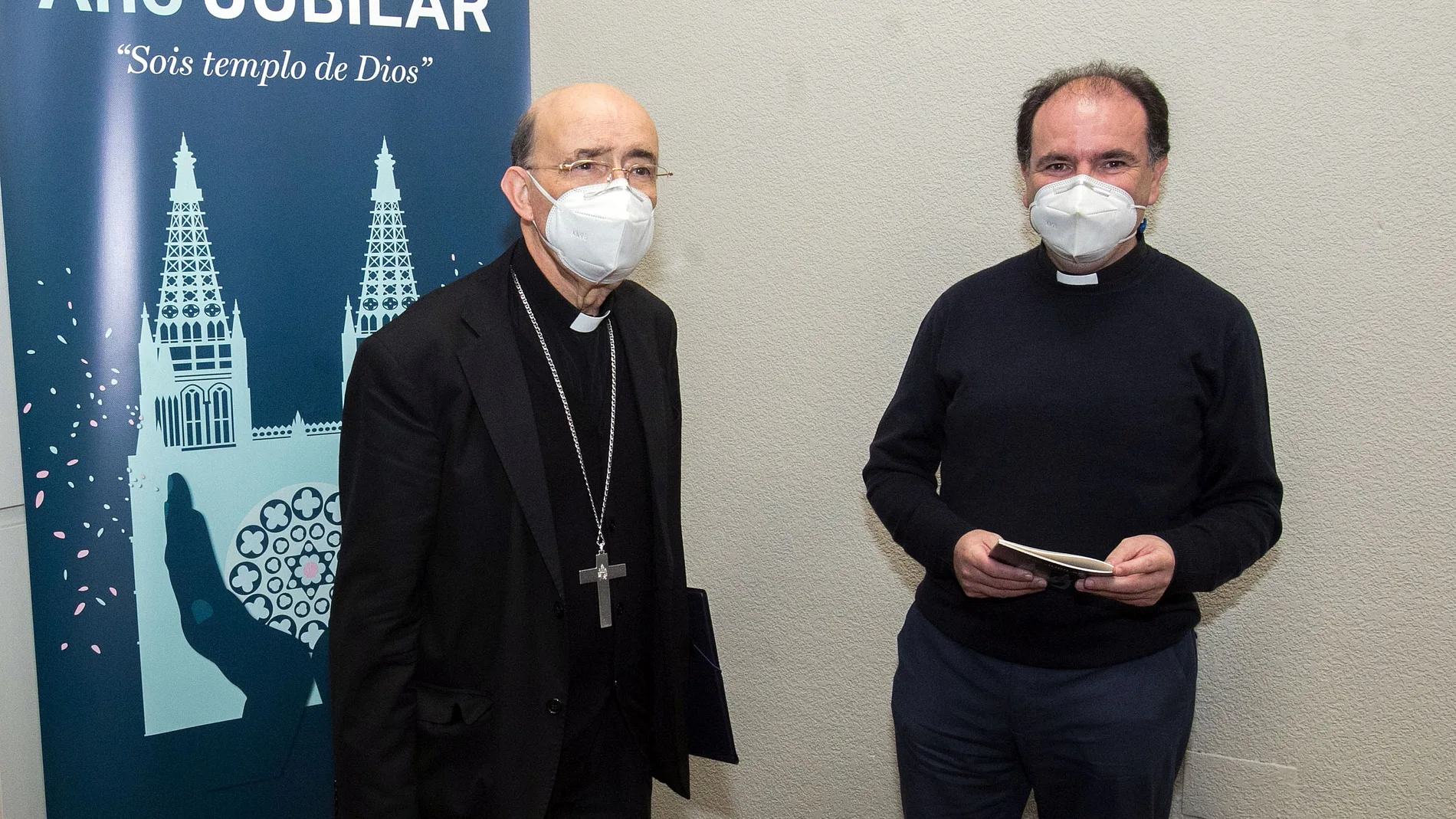 Presentación de los actos con los que el próximo sábado queda inaugurado el Año Santo Jubilar con motivo del VIII Centenario de la Catedral de Burgos, por parte del administrador apostólico de la diócesis de Burgos, Fidel Herráez, y del delegado diocesano de liturgia, Agustín Burgos.