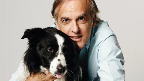 Paco Arango y su perro Batman Foto: cedida por Paco Arango