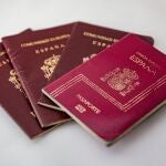 Varios pasaportes españoles