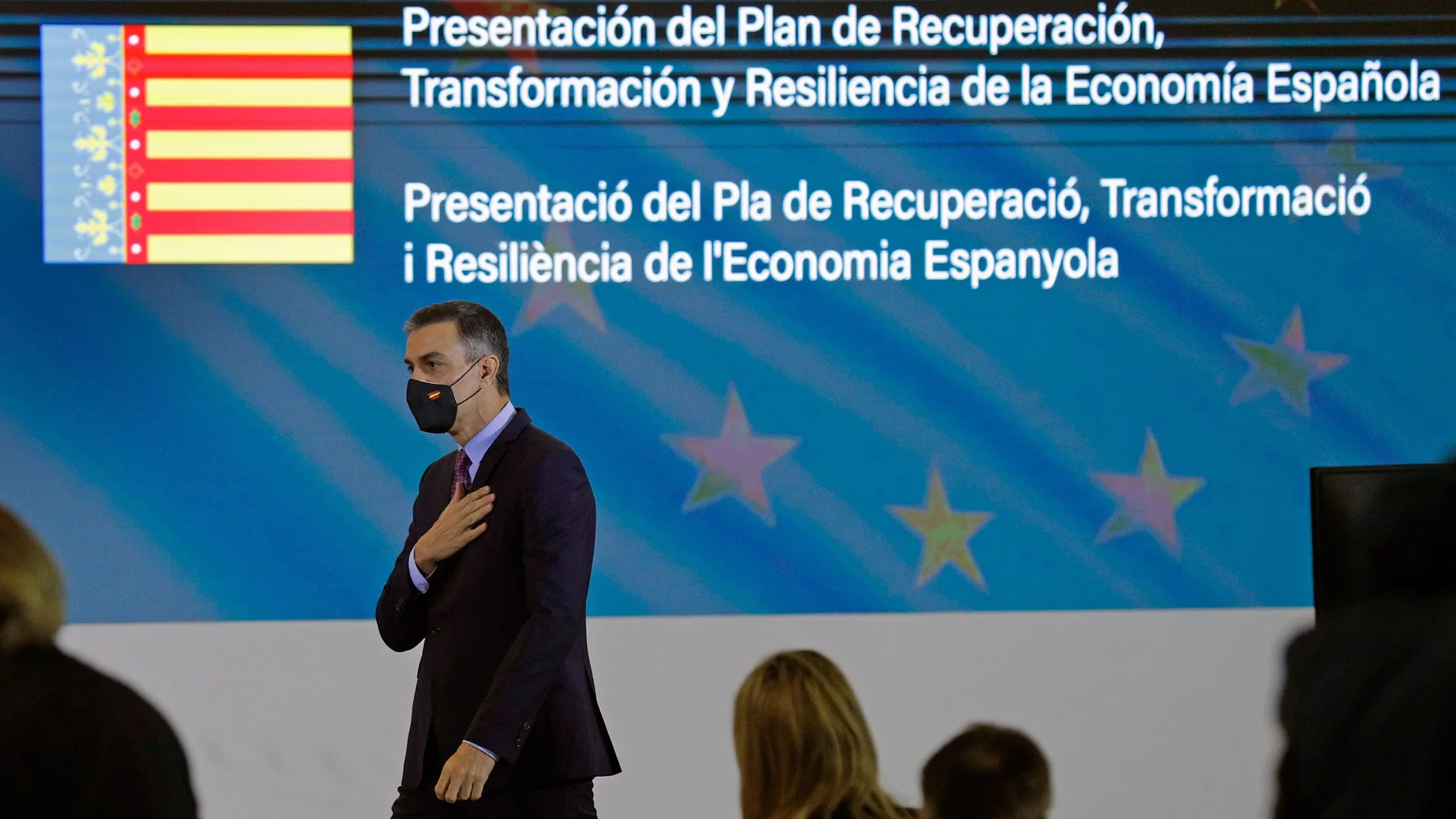 El presidente del Gobierno, Pedro Sánchez, a su llegada al Museo de las Ciencias de Valencia donde presenta el Plan de Recuperación, Transformación y Resiliencia de la Economía española, que pretende impulsar una nueva modernización del país y hacer frente a la crisis generada por la pandemia.