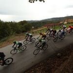 Los ciclistas afrontan la etapa más larga de la Vuelta