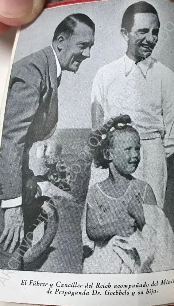 Hitler, Goebbels y una de sus hijas