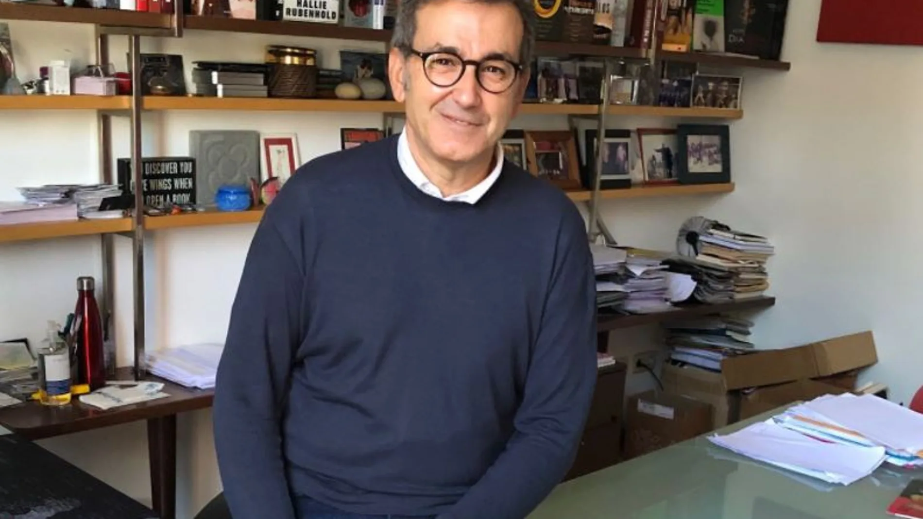 El periodista José Ángel Montañés es el autor de "El niño secreto de los Dalí"