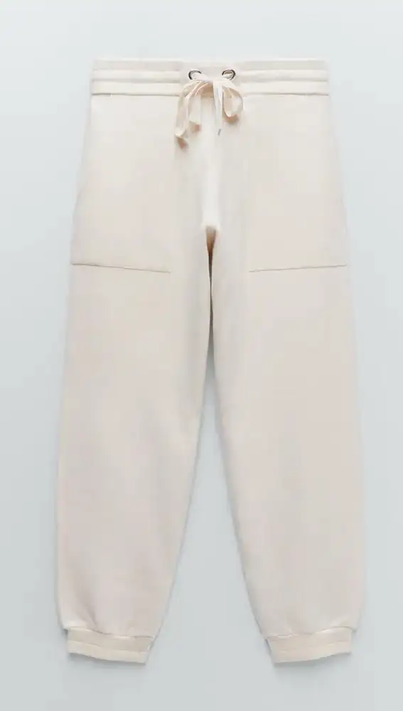 Los pantalones de chándal de Zara de Laura Escanes.