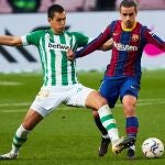 Aïssa Mandi con el Betis.