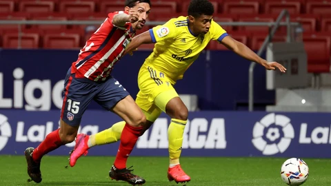'Choco' Lozano con el Cádiz frente al Atlético de Madrid.