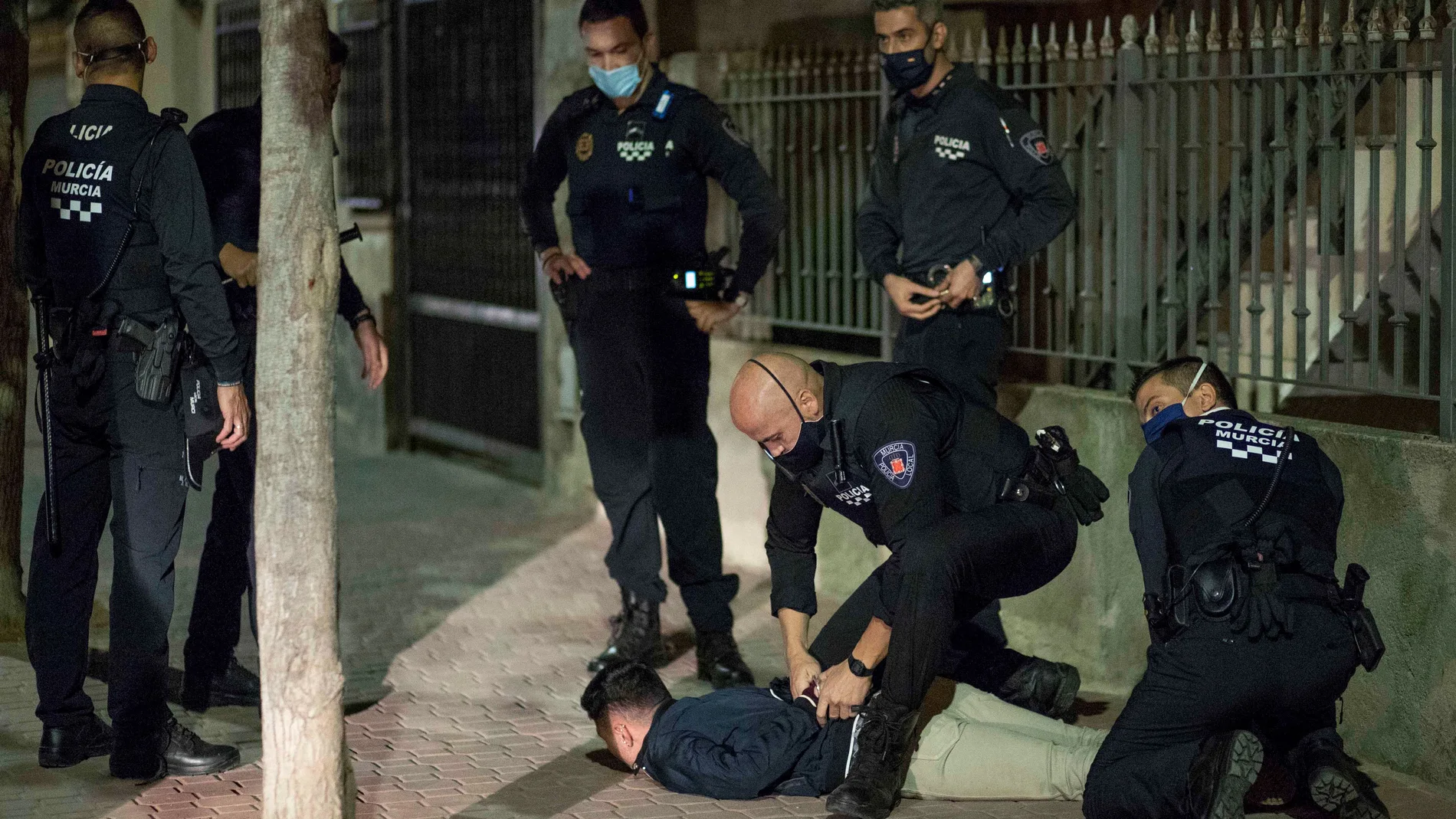 Los agresores fueron detenidos por la Policía Local (Imagen de archivo)