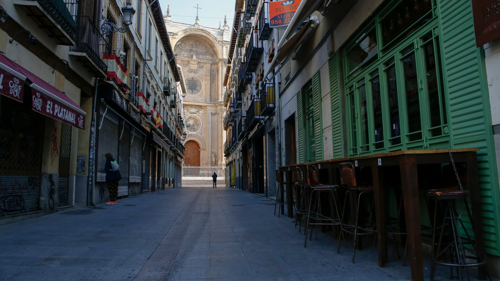 Restaurantes del entorno de la Catedral de Granada cerrados por el decreto de la Junta de Andalucía