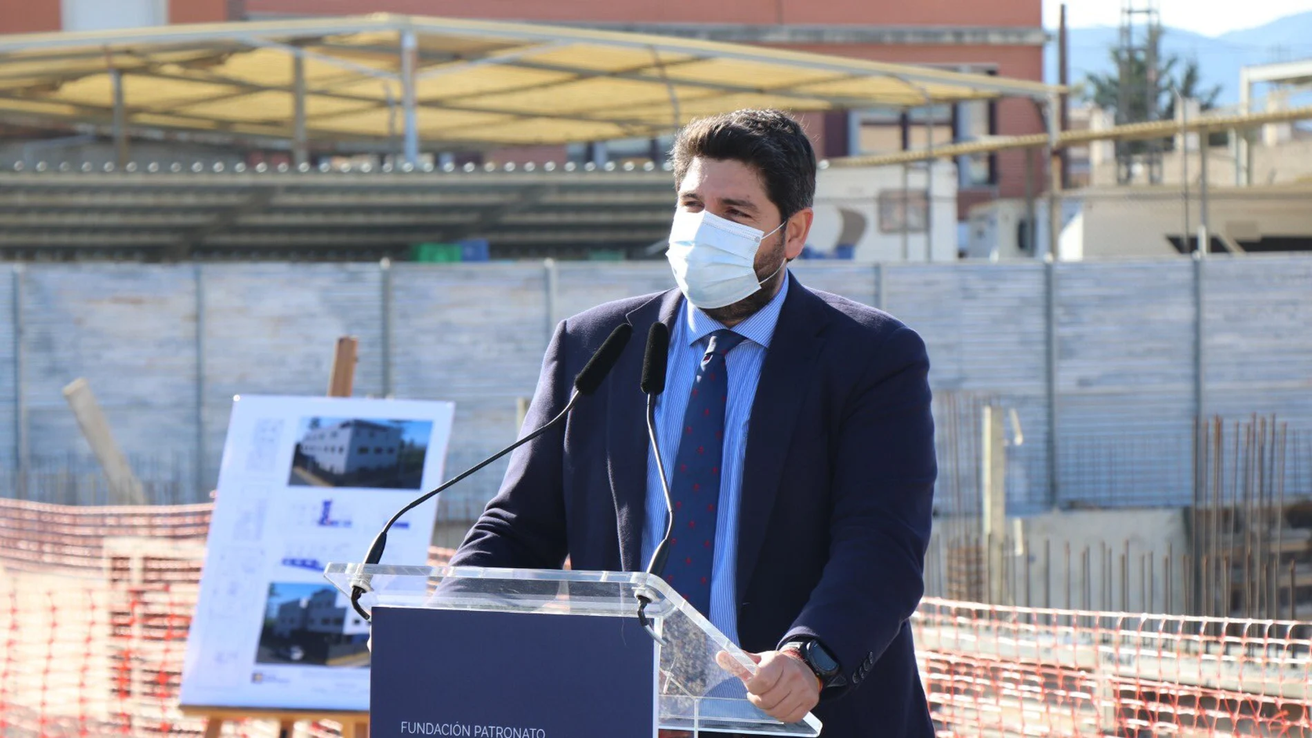 El presidente de la Región de Murcia, Fernando López Miras, hoy en el inicio de las obras del edificio de Jesús Abandonado