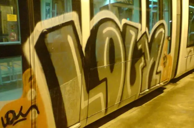 Colau declara la guerra a los grafiteros en Barcelona