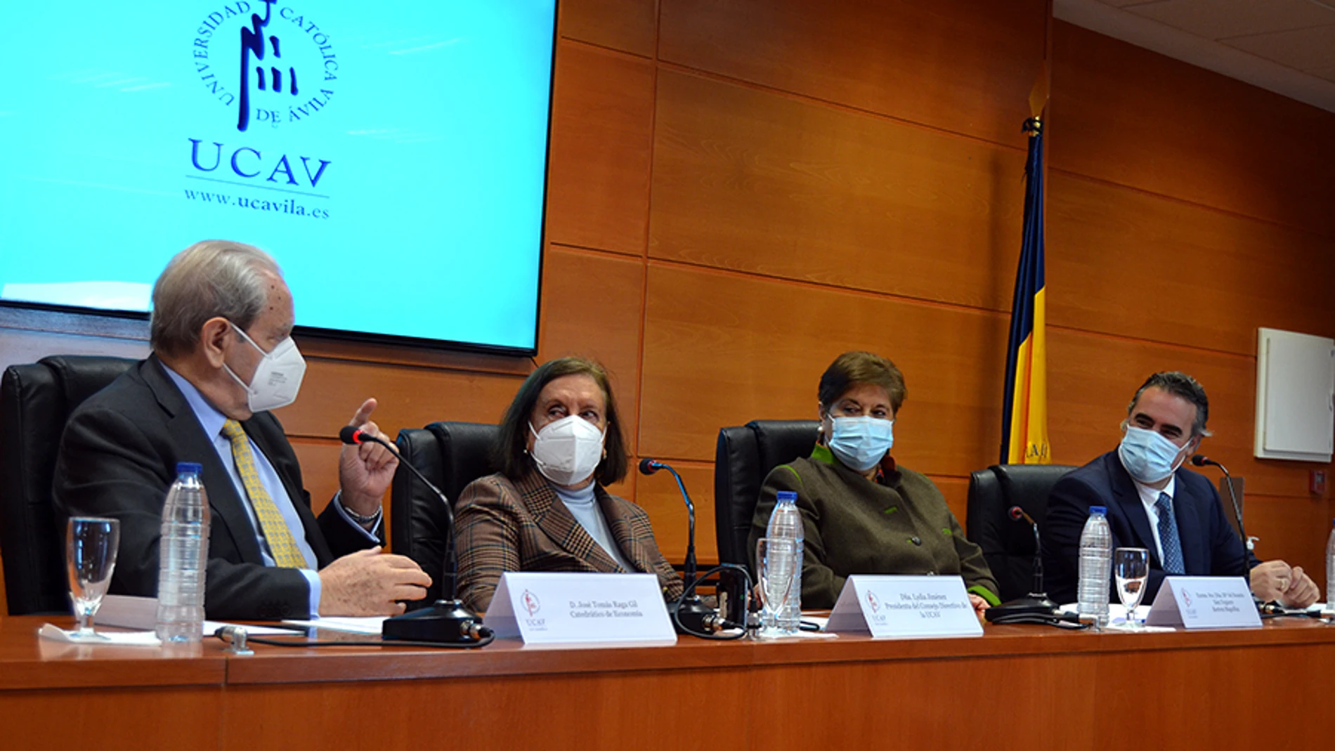 Presentación de la Cátedra John Henry Newman, con José Raga, Lydia Jiénez, María del Rosario Sáez Yugüero y Raúl Mata