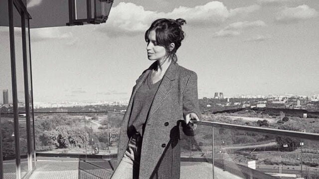 Sara Carbonero y los vaqueros rectos de Zara que más estilizan.