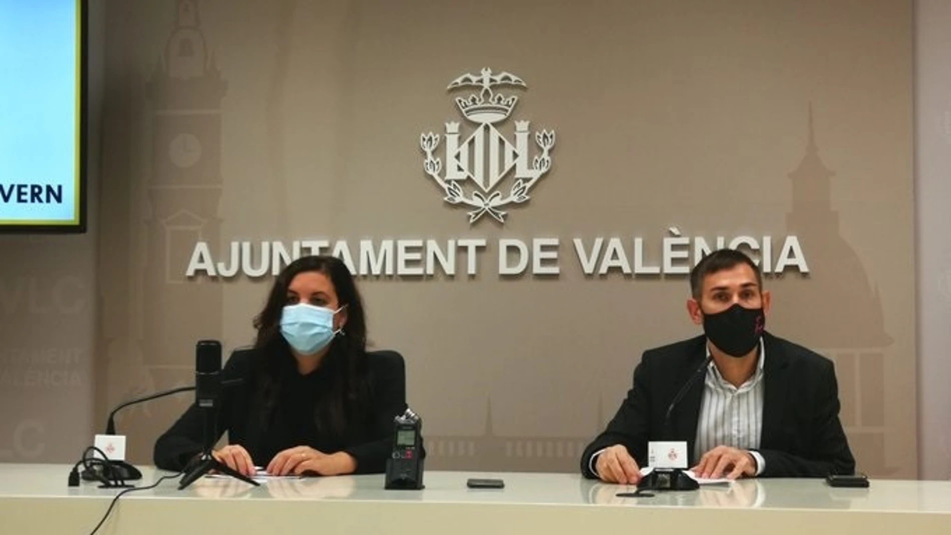 Los vicealcaldes de Valencia, Sandra Gómez y Sergi Campillo, en la rueda de prensa posterior a la Junta de Gobierno Local.