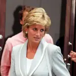 epa000367150 (FILE) A file photo dated 28 August 1996 of Diana, Princess of Wales, wearing her diamond and sapphire engagement ring and wedding ring, as she leaves the studios of the English National Ballet. The Prince of Wales and Camilla Parker Bowles are to finally marry, ending years of speculation over their relationship. At last, Charles&#39;s long-time companion is to become a member of the royal family, known as Her Royal Highness, but not Queen Camilla. Following the historic nuptials in a civil ceremony at Windsor Castle, she will become the Duchess of Cornwall. EFE/epa/PA UK AND IRELAND OUT