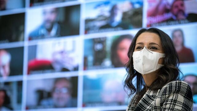 La presidenta de Ciudadanos, Inés Arrimadas, en un el Café Telemático con militantes en el que participó ayer junto al eurodiputado de Cs, Jordi Cañas
