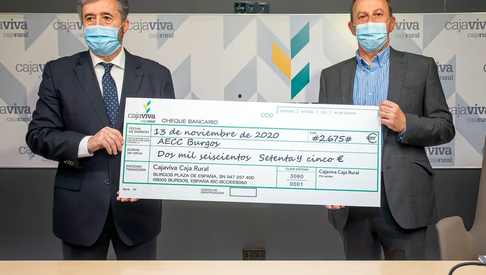 Cajaviva Caja Rural hace entrega del dinero recaudado con las inscripciones de la VII &quot;Carrera 10KM. Cajaviva&quot; a favor de la Asociación Española Contra el Cáncer (AECC) en Burgos