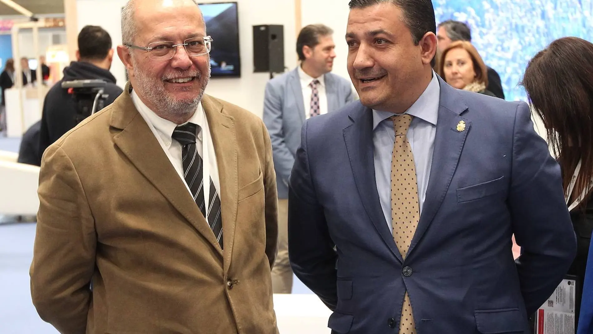 El vicepresidente Francisco Igea con el presidente de la Diputación de Ávila Carlos García