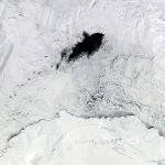 Polinia surgida en septiembre de 2017 tras la aparición de un río atmosférico que llevaba aire caliente y húmedo desde Sudamérica hasta el mar de Weddell