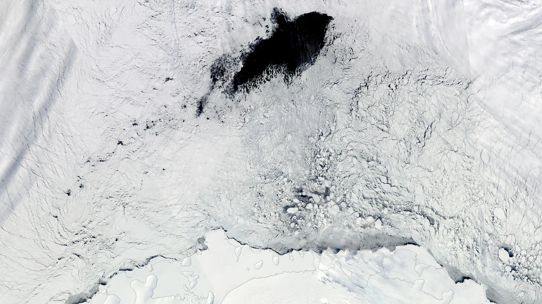 Polinia surgida en septiembre de 2017 tras la aparición de un río atmosférico que llevaba aire caliente y húmedo desde Sudamérica hasta el mar de Weddell