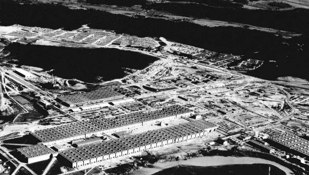 La planta gigante K-25 en Oak Ridge donde se produjo el uranio para la primera arma atómica en 1945
