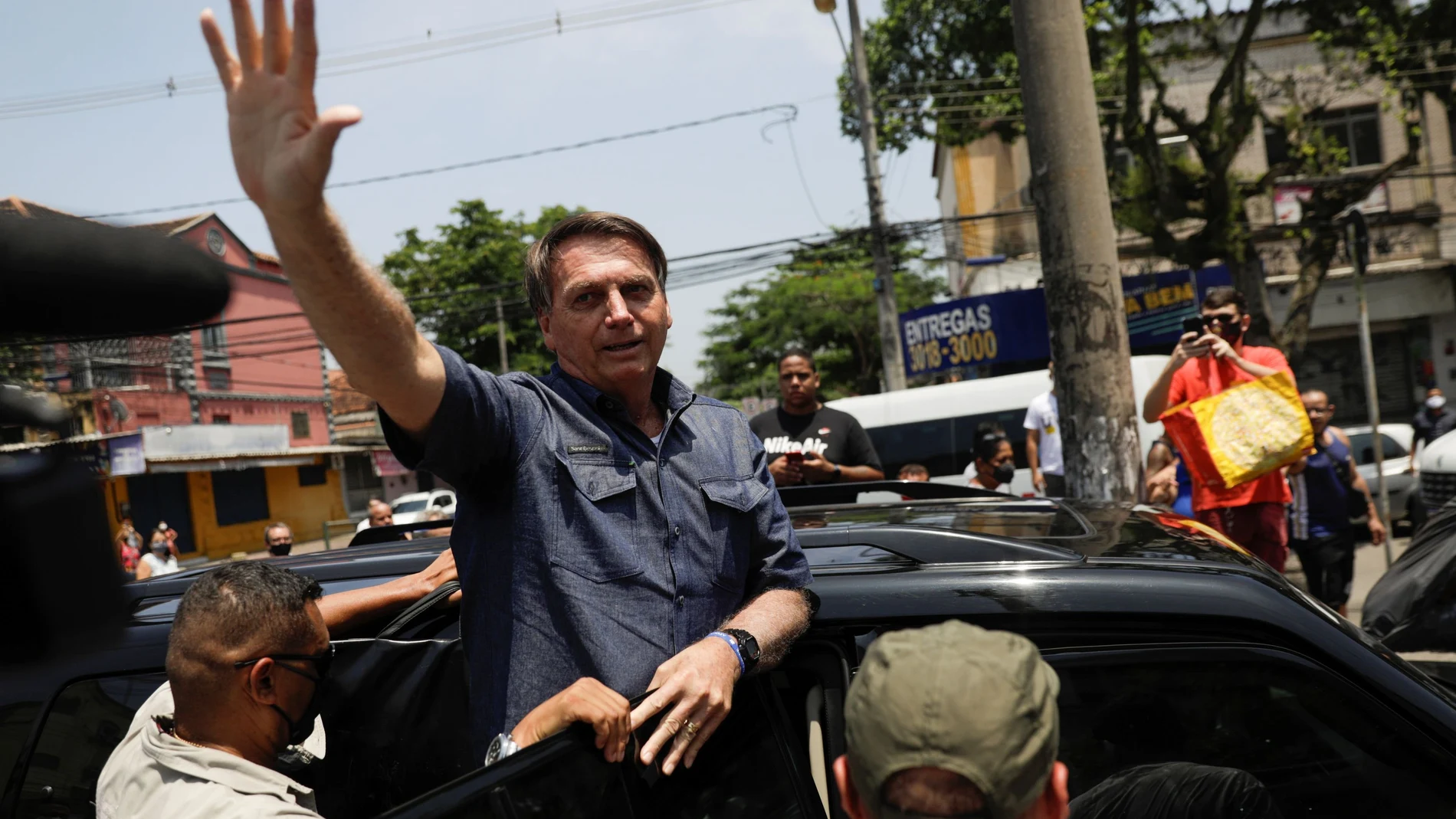 Jair Bolsonaro tras votar en Brasil