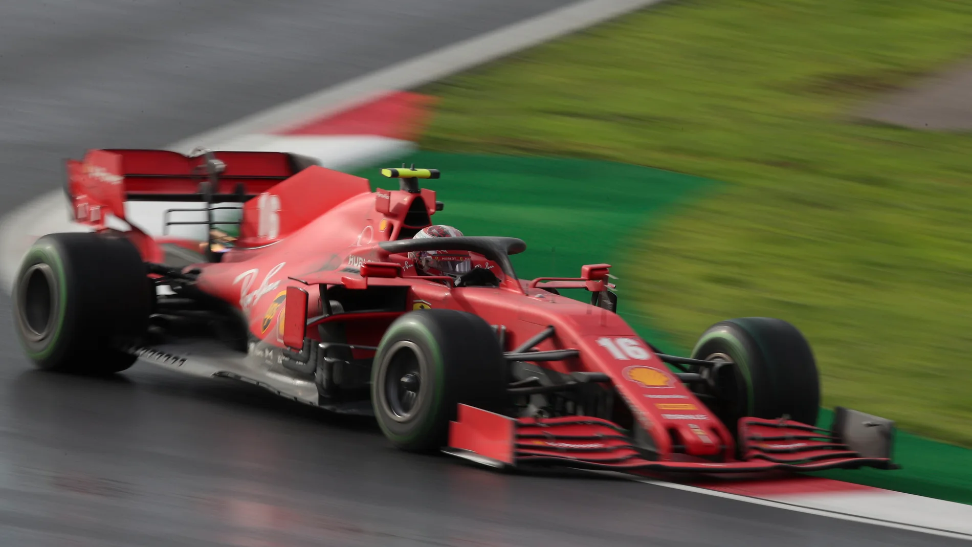 Charles Leclerc, con el Ferrari en el último Gran Premio de Turquía.