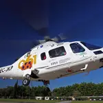 Imagen de un helicóptero del 061 que opera en Andalucía