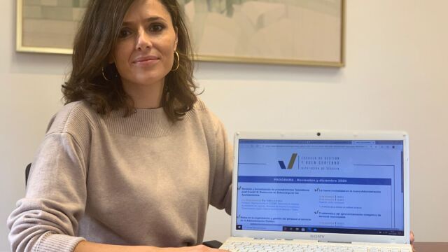 La diputada Sara Dueñas presenta la Escuela