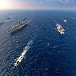 Los portaaviones y los buques de guerra participan en la segunda fase del ejercicio naval Malabar, un ejercicio conjunto que comprende India, Estados Unidos, Japón y Australia, en el norte del Mar Arábigo el martes 17 de noviembre de 2020. Los cuatro países forman el Diálogo Cuadrilátero de Seguridad. o el Quad.