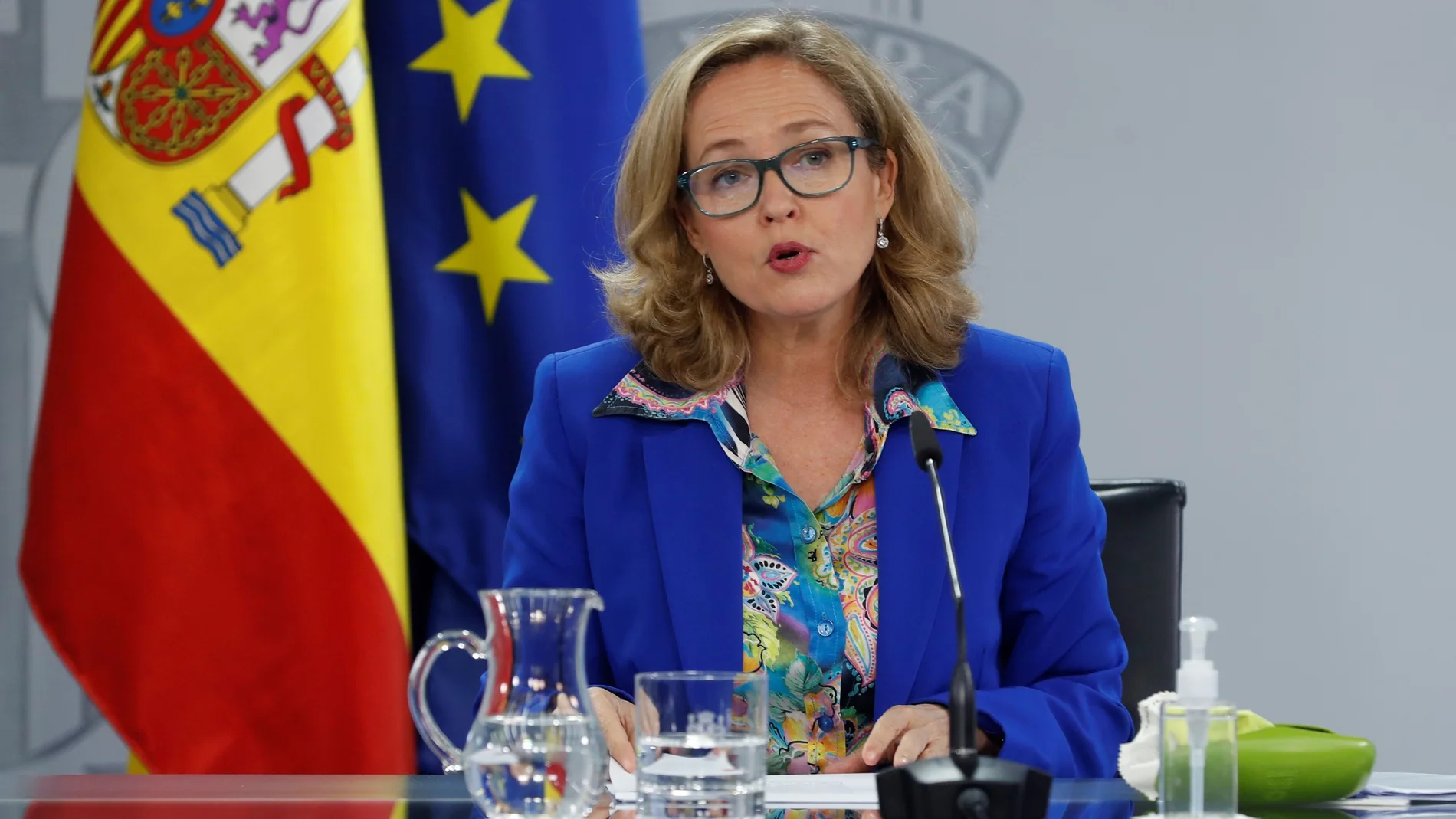 La vicepresidenta económica, Nadia Calviño, durante su intervención en la rueda de prensa posterior a la reunión del Consejo de Ministros