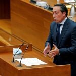 El diputado popular Rubén Ibáñez defiende ante el pleno de Les Corts la enmienda a la totalidad presentada por su grupo contra el proyecto de ley de Presupuestos de la Generalitat para 2021.