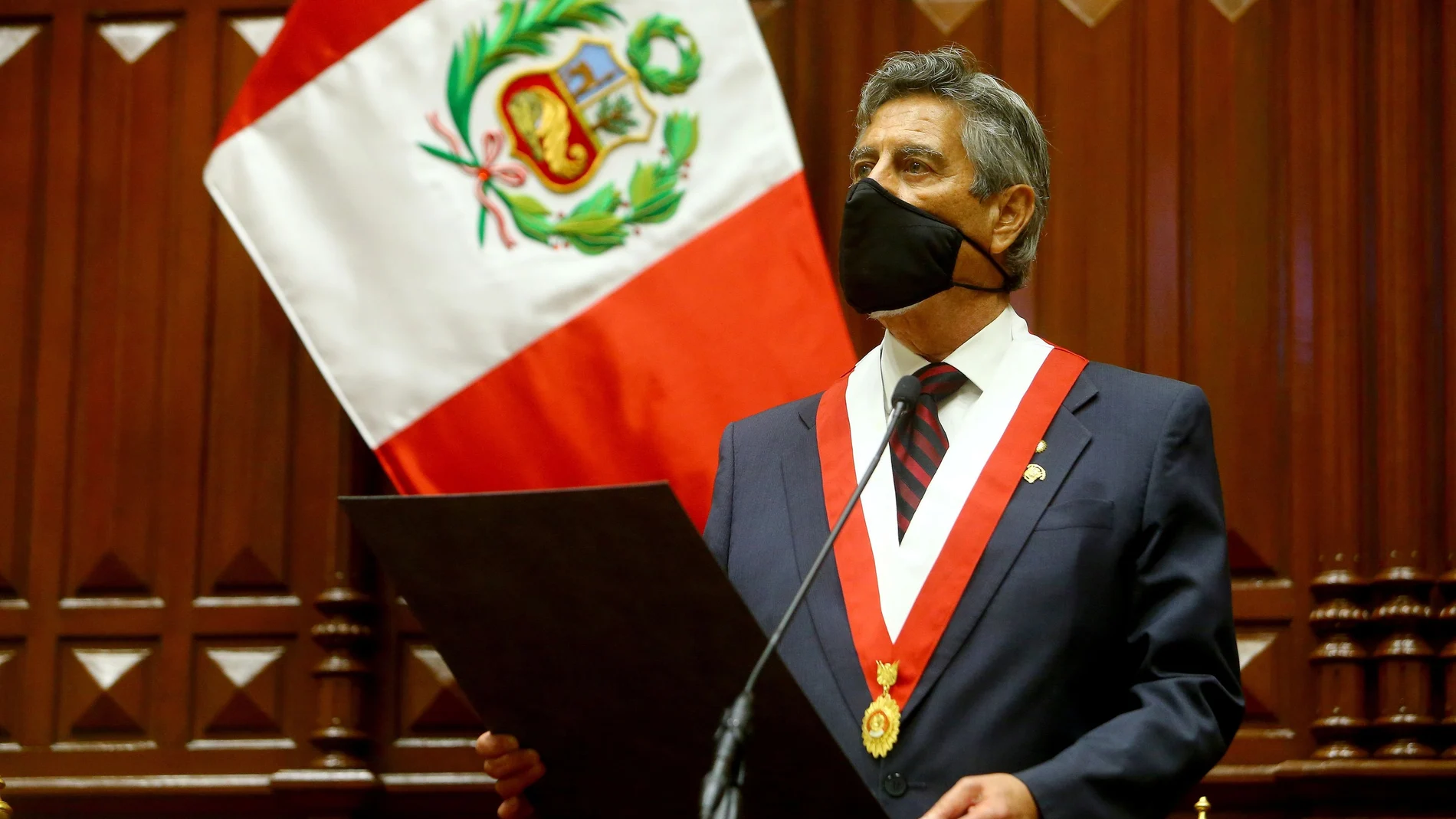 Peru's selected interim leader Francisco Sagasti attends his swearing-in ceremony, in Lima, Peru, November 17, 2020. Luis Iparraguirre/Presidency/Handout via REUTERS ATTENTION EDITORS - THIS IMAGE WAS PROVIDED BY A THIRD PARTY. NO RESALES. NO ARCHIVE.