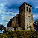 Una imagen de la iglesia de San Lorenzo, altiva, conocida como La Dama de Las Loras