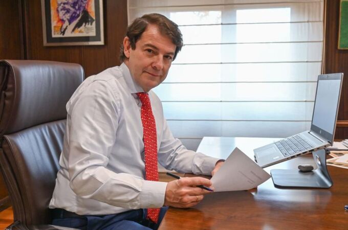 El presidente de la Junta, Alfonso Fernández Mañueco, envía una carta a Sánchez para pedir un Plan de Choque Nacional de ayudas a la hostelería