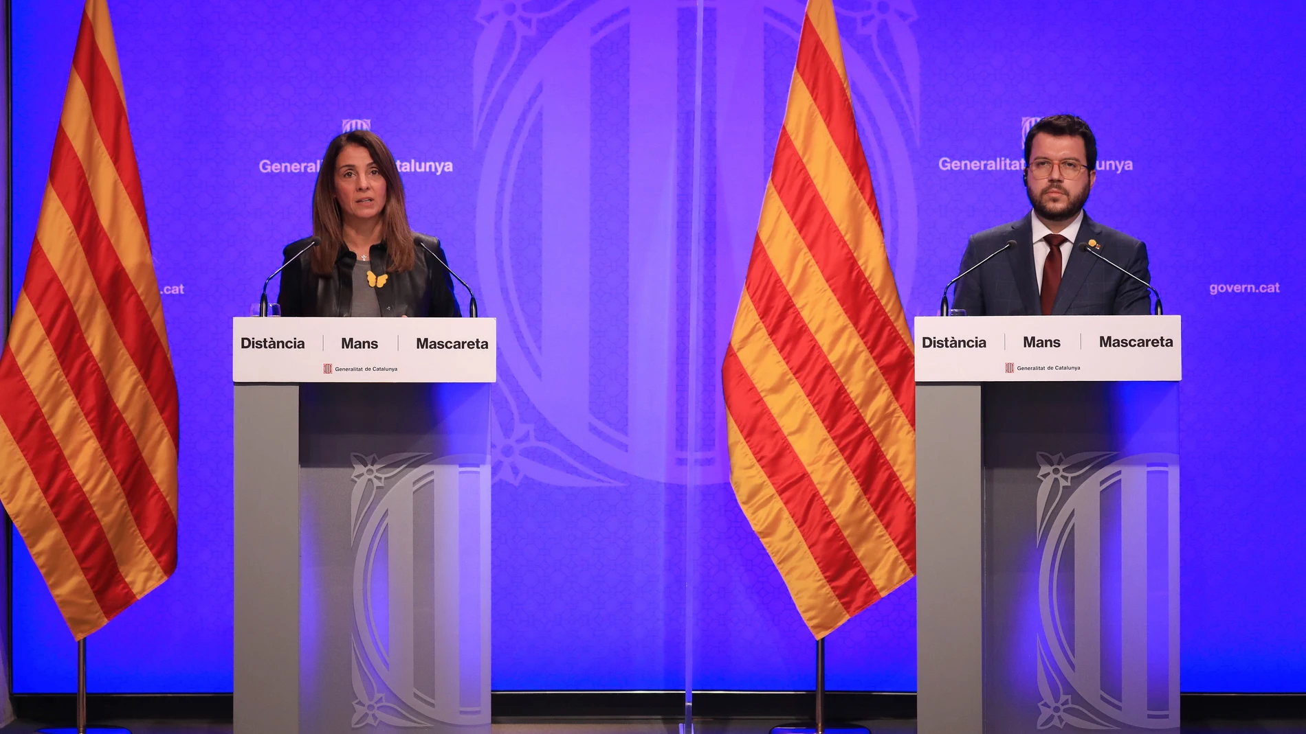 La consellera de Presidencia y portavoz del Govern, Meritxell Bud�, y el vicepresidente, Pere Aragon�s, en rueda de prensa telem�tica para presentar el plan de apertura que flexibiliza las restricciones ante la segunda ola del coronavirus en Catalunya.GENERALITAT (Foto de ARCHIVO)20/11/2018