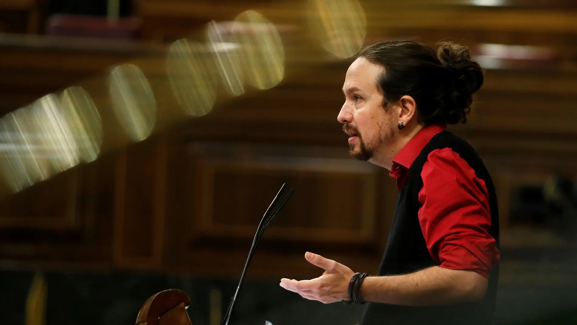 MADRID, 19/11/2020.- El vicepresidente segundo y ministro de Derechos Sociales y Agenda 2030, Pablo Iglesias, defiende la convalidaci�n del real decreto-ley por el que se adoptan medidas urgentes de apoyo a entidades del Tercer Sector de Acci�n Social de �mbito estatal, este jueves en el Congreso. EFE/ Mariscal