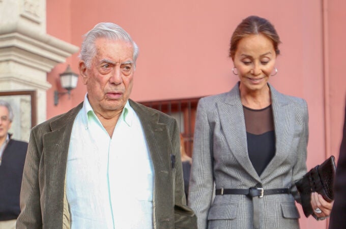El escritor Mario Vargas Llosa e Isabel Preysler en Arequipa 10/11/2018