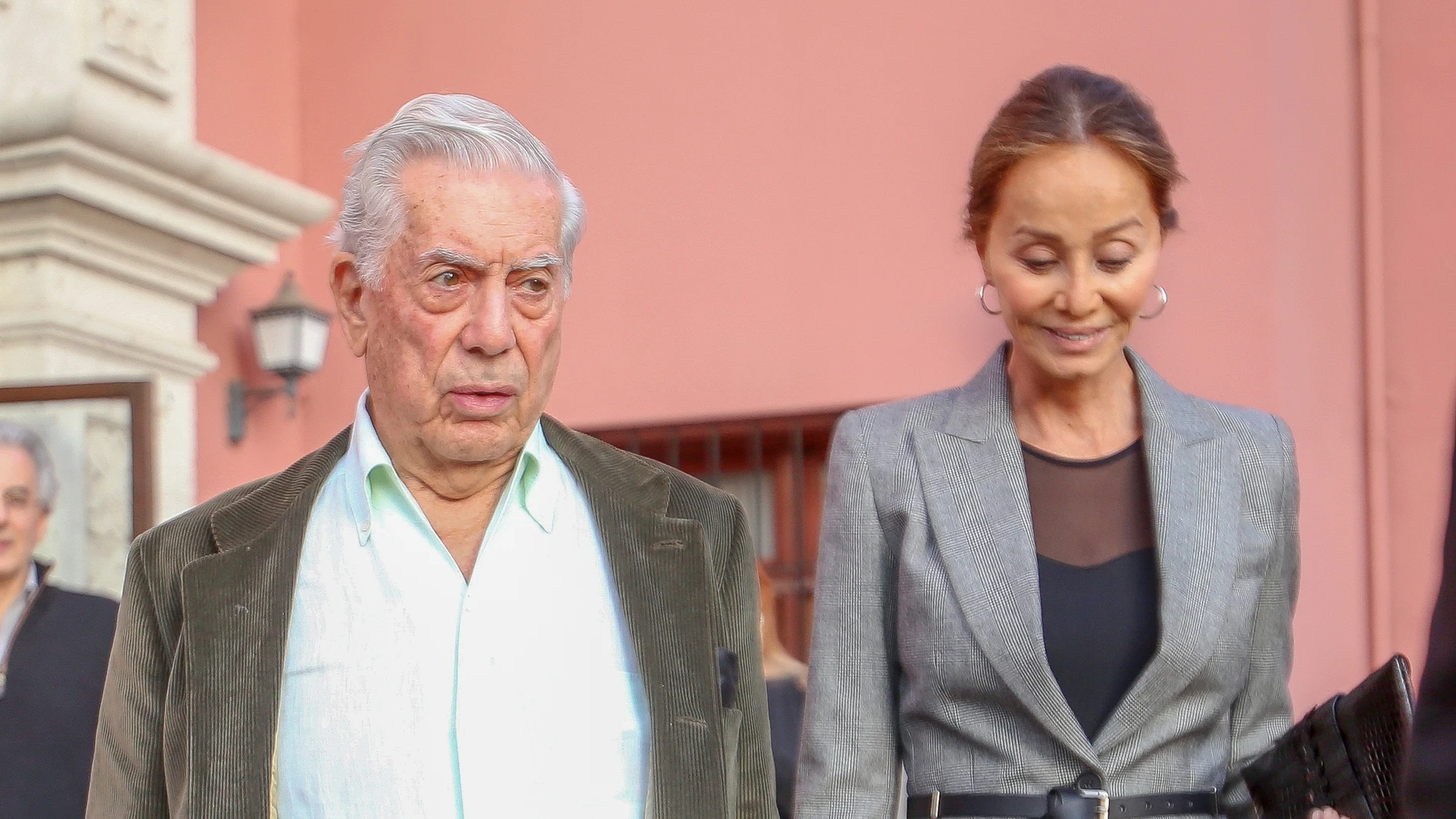 El escritor Mario Vargas Llosa e Isabel Preysler en Arequipa 10/11/2018