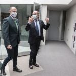 El presidente de las Cortes de Castilla y León, Luis Fuentes Rodríguez, visita al Procurador del Común, Tomás Quintana, para analizar el trabajo del Alto Comisionado durante la segunda ola de la pandemia
