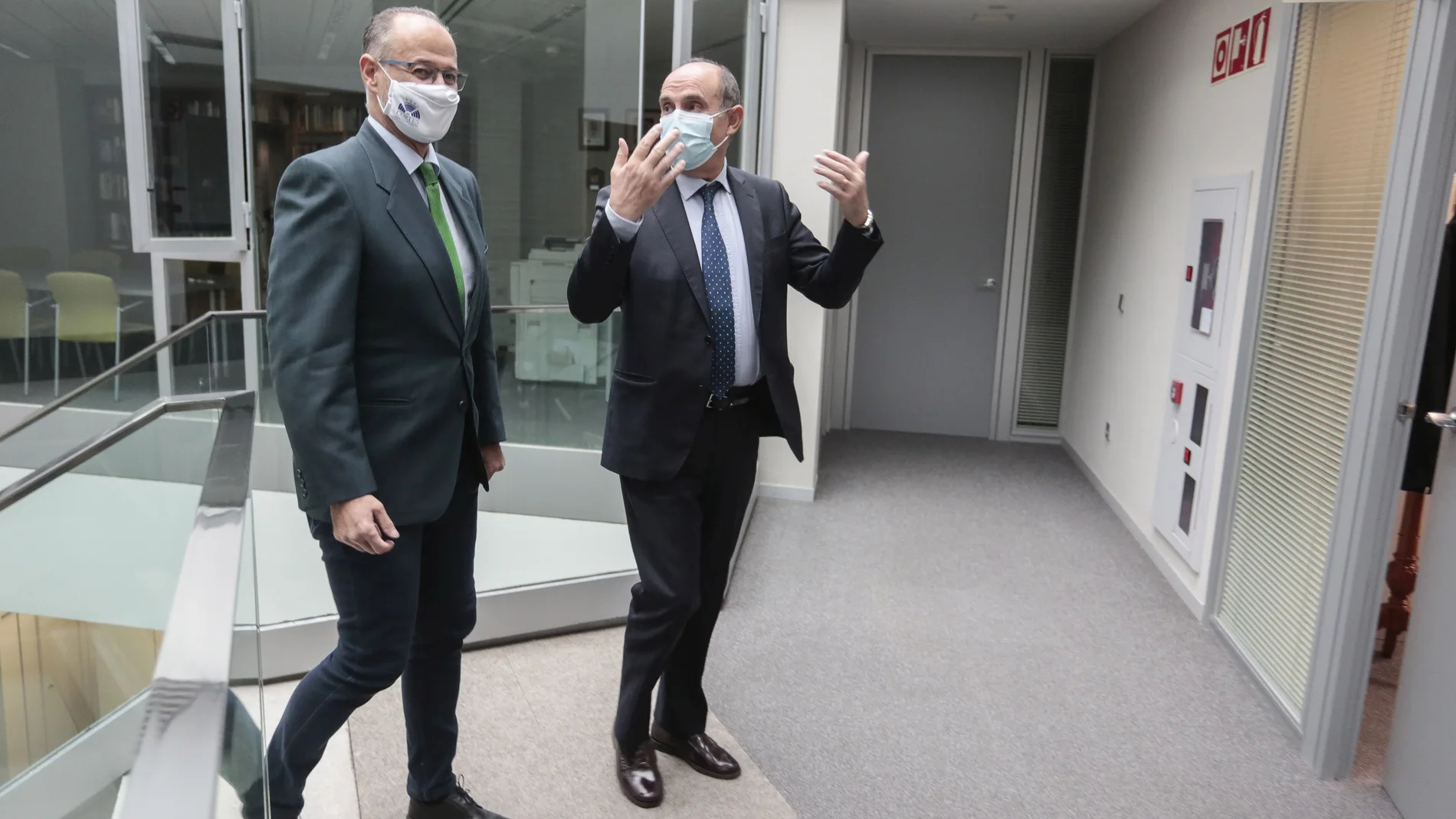 El presidente de las Cortes de Castilla y León, Luis Fuentes Rodríguez, visita al Procurador del Común, Tomás Quintana, para analizar el trabajo del Alto Comisionado durante la segunda ola de la pandemia