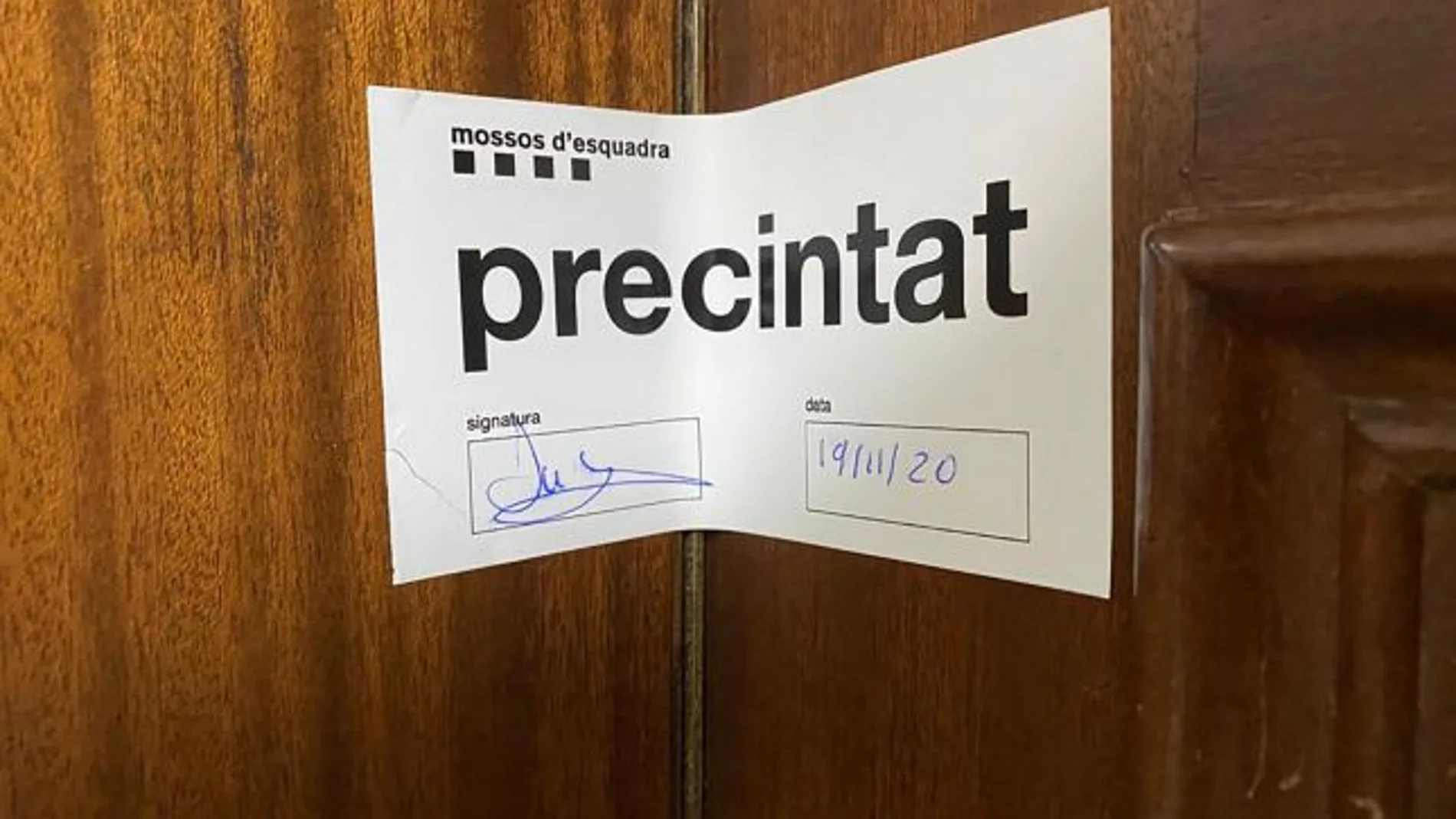 La entrada del piso precintado